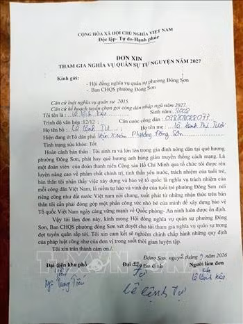 Thanh niên phường Đông Sơn, Thanh Hóa, viết đơn tình nguyện lên đường nhập ngũ năm 2027.