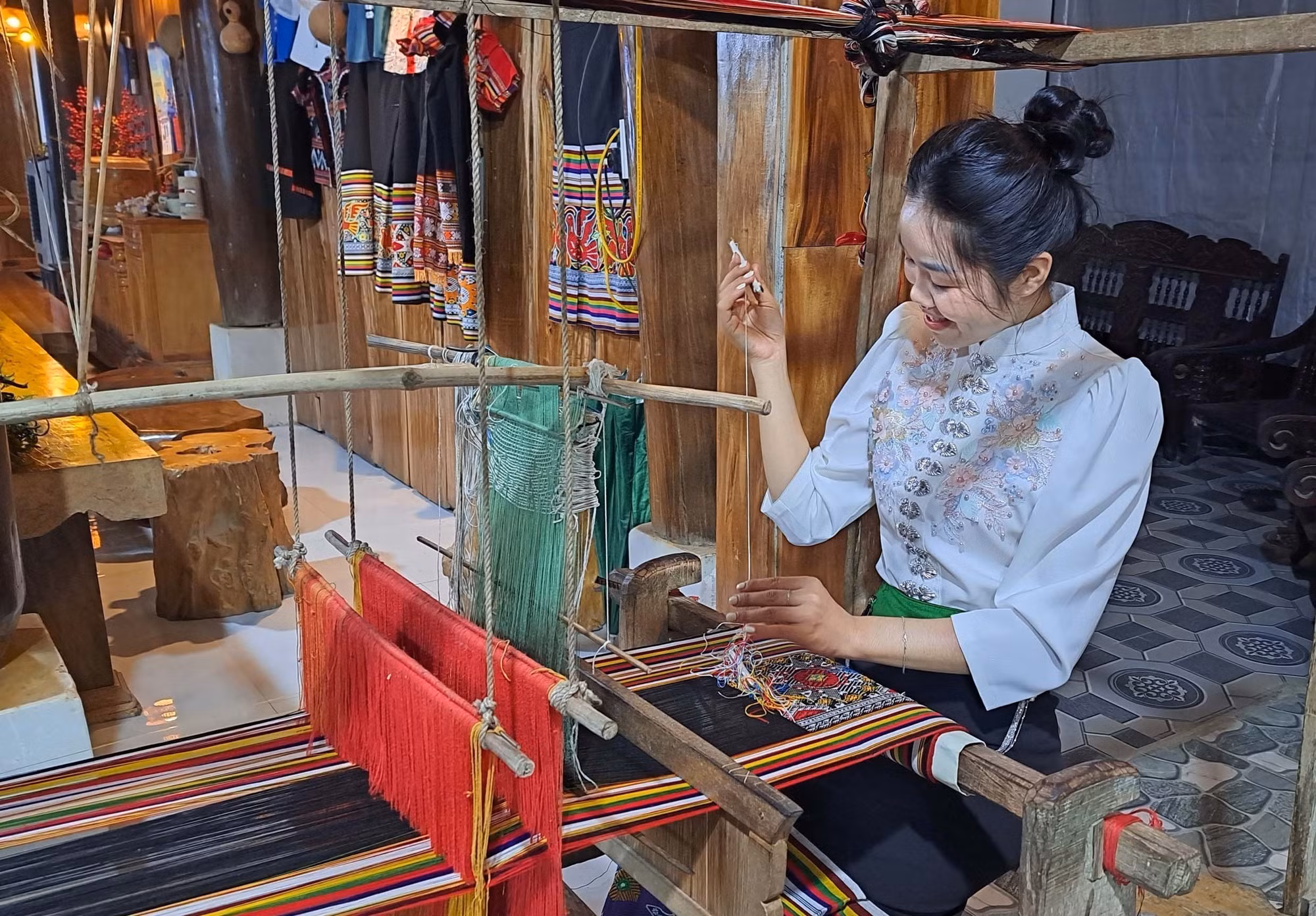 Đến Mường Chọng, du khách được hòa mình vào không gian văn hóa đậm bản sắc dân tộc Thái.