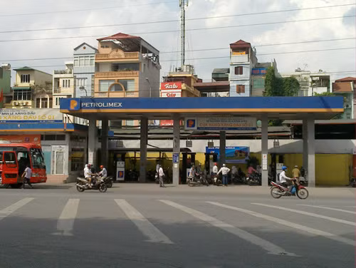 Đồng loạt kiểm tra các cây xăng ở Hà Nội ảnh 1