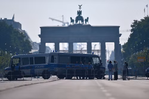 Xe bọc thép của Obama lăn bánh tại Berlin ảnh 5