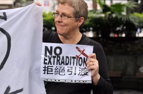 Ít người Hong Kong ủng hộ dẫn độ Snowden ảnh 1