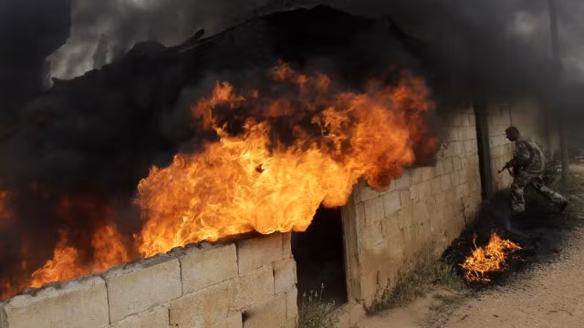 Mỹ cân nhắc cung cấp vũ khí cho phe nổi dậy Syria ảnh 1