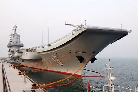 Tàu sân bay đầu tiên của Trung Quốc huấn luyện trên biển ảnh 1