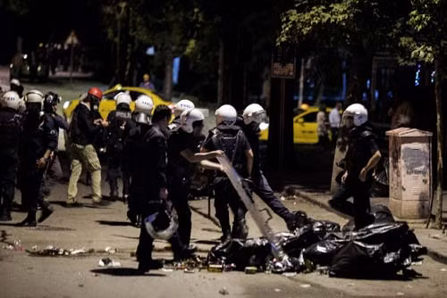 Thổ Nhĩ Kỳ dẹp loạn quảng trường Taksim ảnh 2