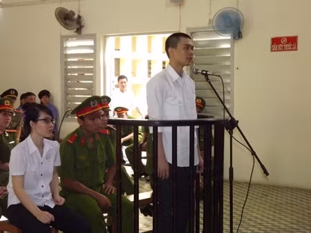 Bắt Đinh Nhật Uy về tội lợi dụng quyền tự do dân chủ ảnh 1