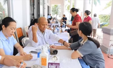 Tăng tốc thực hiện chiến dịch khám sức khỏe toàn dân