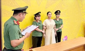 Khởi tố, bắt tạm giam Giám đốc công ty du lịch về tội trốn thuế