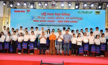 Tiếp sức cho tân sinh viên nghèo vượt khó