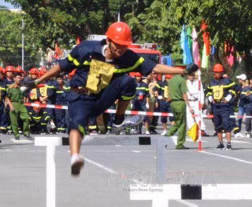 Khai mạc hội thi thể thao nghiệp vụ cứu nạn, cứu hộ của lực lượng Phòng cháy chữa cháy ảnh 3