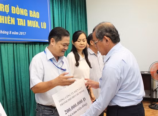 TP Hồ Chí Minh vận động người dân chung tay hỗ trợ đồng bào bị lũ ở các tỉnh phía Bắc ảnh 1
