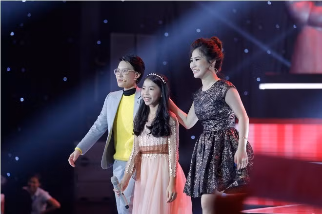 Tập 1 The Voice Kids 2017: Soobin Hoàng Sơn và Hương Tràm- Tiên Cookies 'bội thu' thi sinh ảnh 27