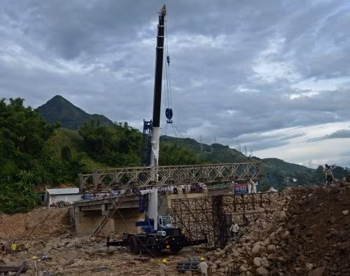 Khắc phục tình trạng chia cắt giữa trung tâm huyện Mường La với xã Nặm Păm ảnh 1