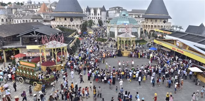 Náo nhiệt lễ hội bia Châu Âu tại Sun World Ba Na Hills ảnh 1