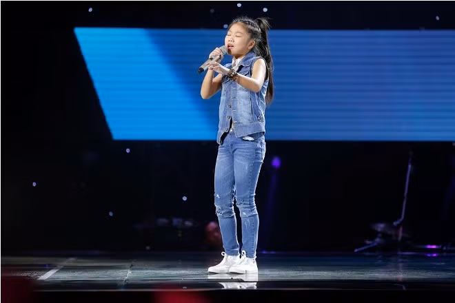 The Voice Kids 2017": Tiểu Diva Như Ngọc khiến 4 HLV 'choáng váng' ảnh 4