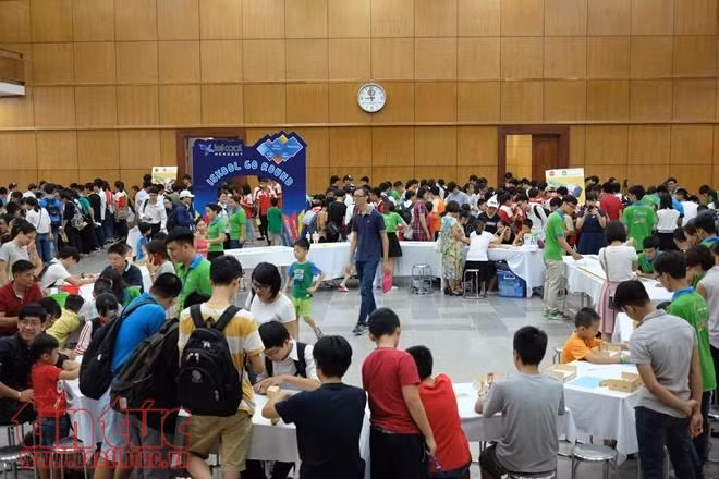 Ngày hội toán học 'Mùa toán- từ những chiều ẩn giấu' ảnh 1