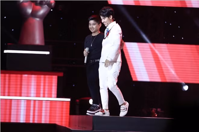 Tập 1 The Voice Kids 2017: Soobin Hoàng Sơn và Hương Tràm- Tiên Cookies 'bội thu' thi sinh ảnh 21