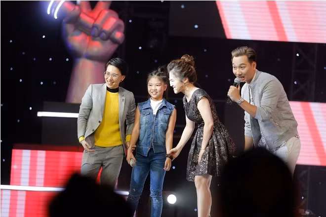 The Voice Kids 2017": Tiểu Diva Như Ngọc khiến 4 HLV 'choáng váng' ảnh 10