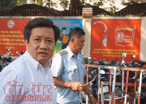 Lãnh đạo quận 1 ra quân 'trảm' các bãi giữ xe thu phí sai quy định ảnh 2