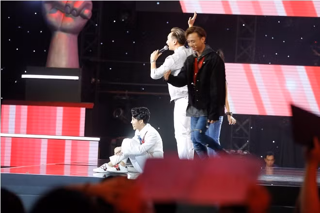 The Voice Kids 2017": Tiểu Diva Như Ngọc khiến 4 HLV 'choáng váng' ảnh 8