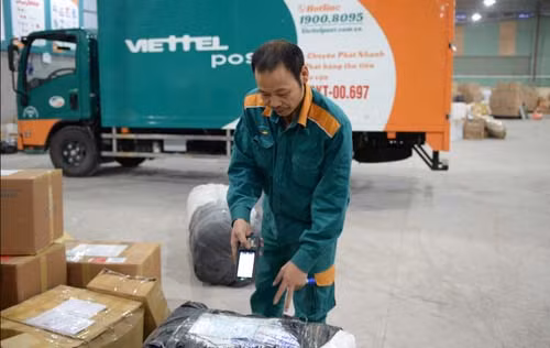 Viettel Post đạt doanh thu gần 2.000 tỷ đồng sau 6 tháng ảnh 1