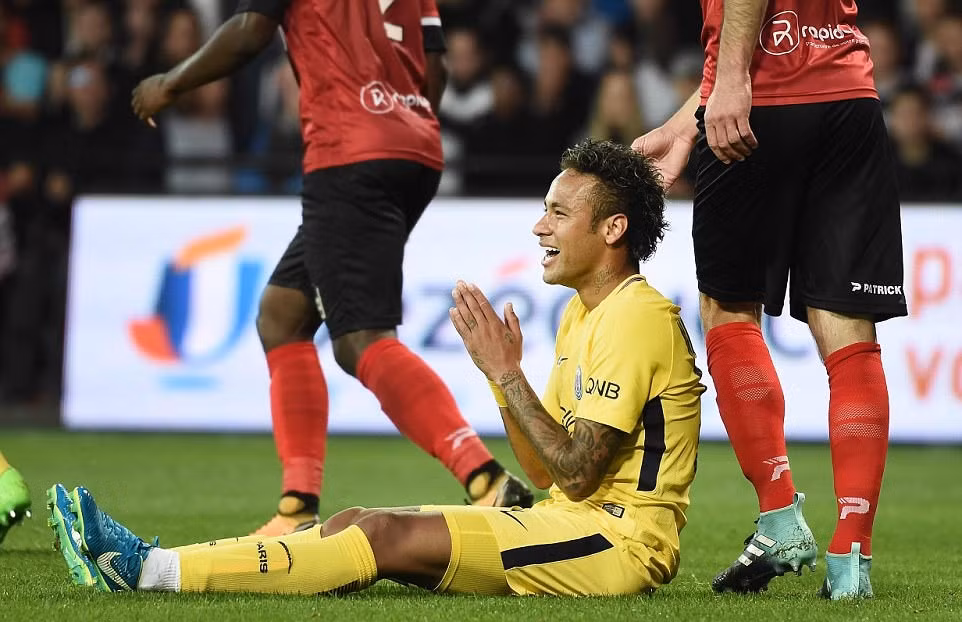 Màn ra mắt thành công của cầu thủ đắt giá nhất thế giới Neymar ảnh 7