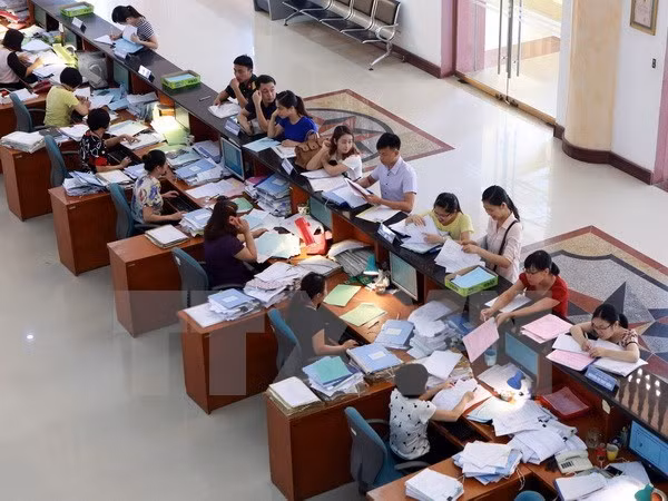 Hà Nội phấn đấu giảm ít nhất 10% số biên chế được giao ảnh 1