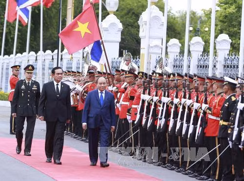 Thủ tướng Nguyễn Xuân Phúc dự lễ đón, hội đàm với Thủ tướng Thái Lan ảnh 1