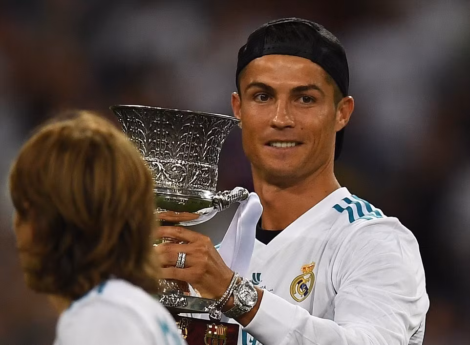 Tiếp tục đánh bại Barca, Real đăng quang Siêu cúp Tây Ban Nha 2017 ảnh 11