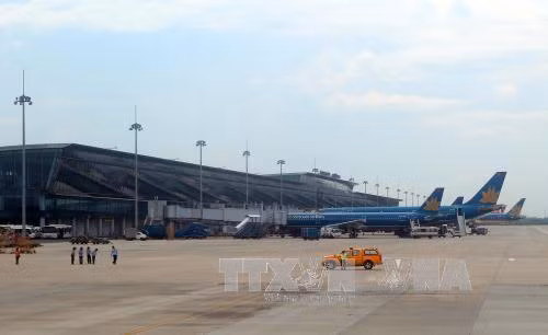 Nhiều dịch vụ hàng không tăng giá ảnh 1