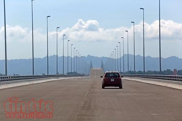 Ngắm độ hoành tráng của cầu vượt biển dài nhất Việt Nam ảnh 5