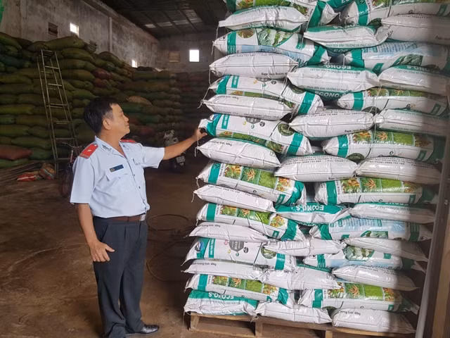 Mập mờ ghi nhãn xuất xứ phân bón đánh lừa người tiêu dùng ảnh 1