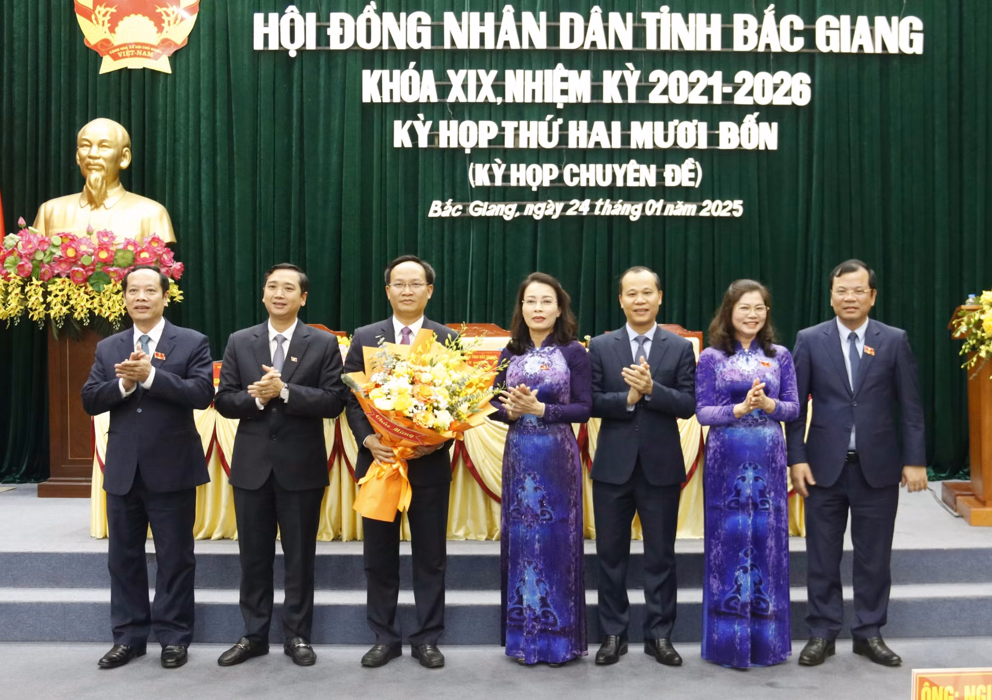potal-ong-pham-van-thinh-duoc-bau-giu-chuc-pho-chu-tich-ubnd-tinh-bac-giang-7825317.jpg