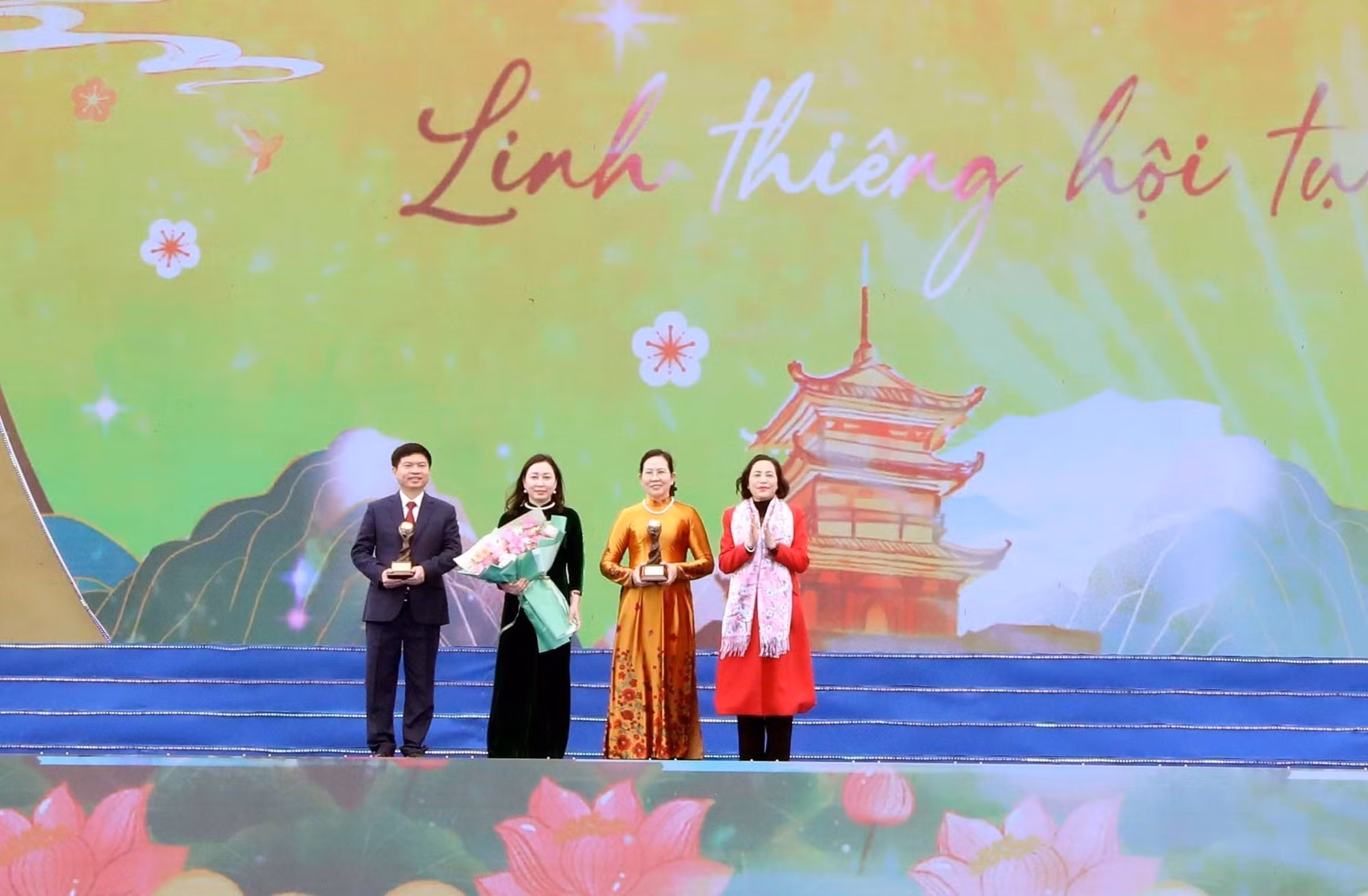 potal-pho-chu-tich-quoc-hoi-nguyen-thi-thanh-du-le-khai-hoi-chua-tam-chuc-7847124.jpg