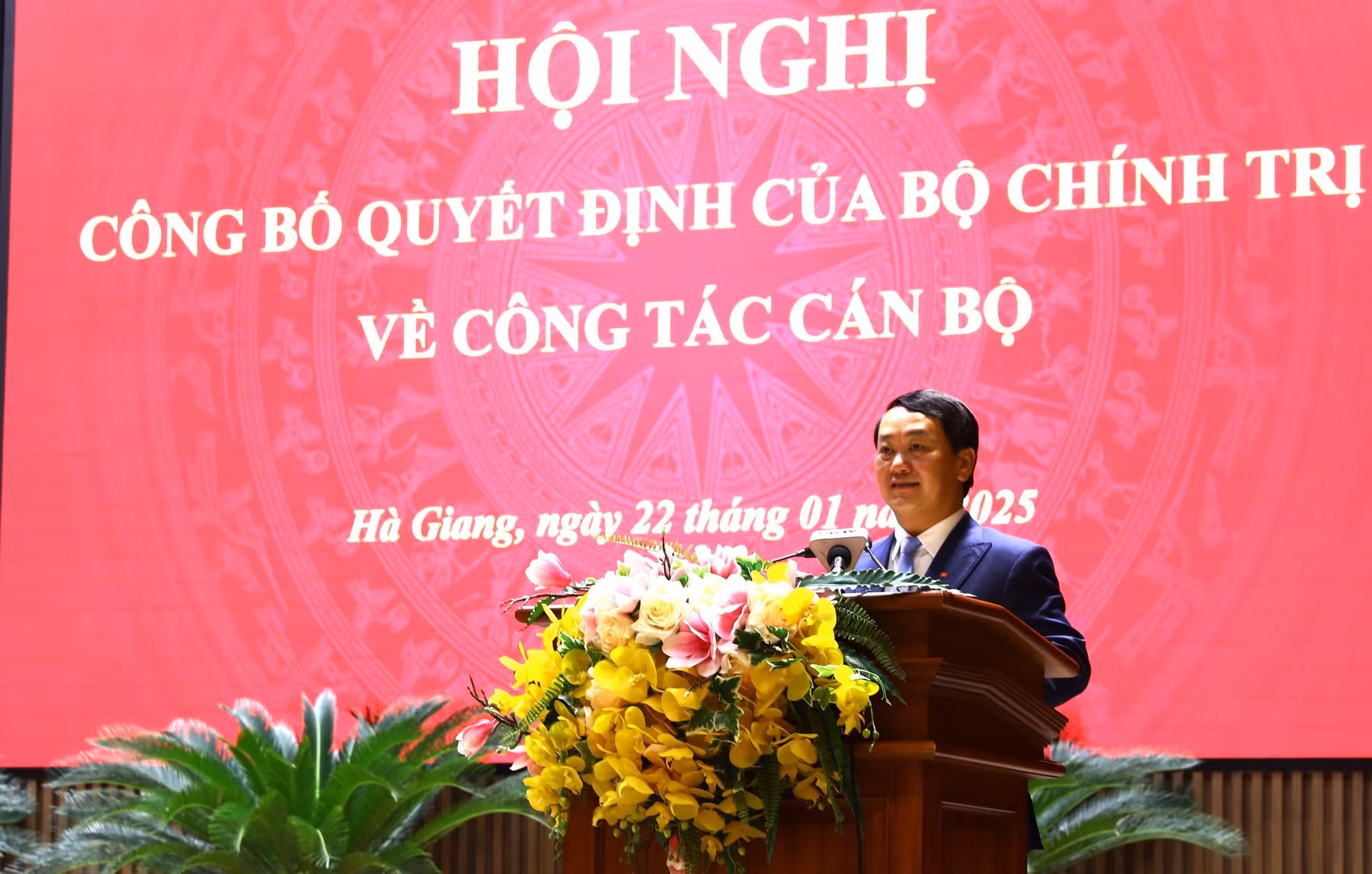 potal-ong-hau-a-lenh-giu-chuc-bi-thu-tinh-uy-ha-giang-7821397.jpg