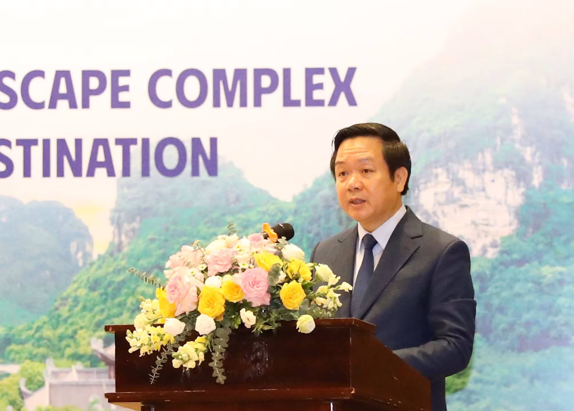Ông Phạm Quang Ngọc, Chủ tịch UBND tỉnh Ninh Bình, phát biểu tại Hội thảo. Ảnh: Đức Phương - TTXVN