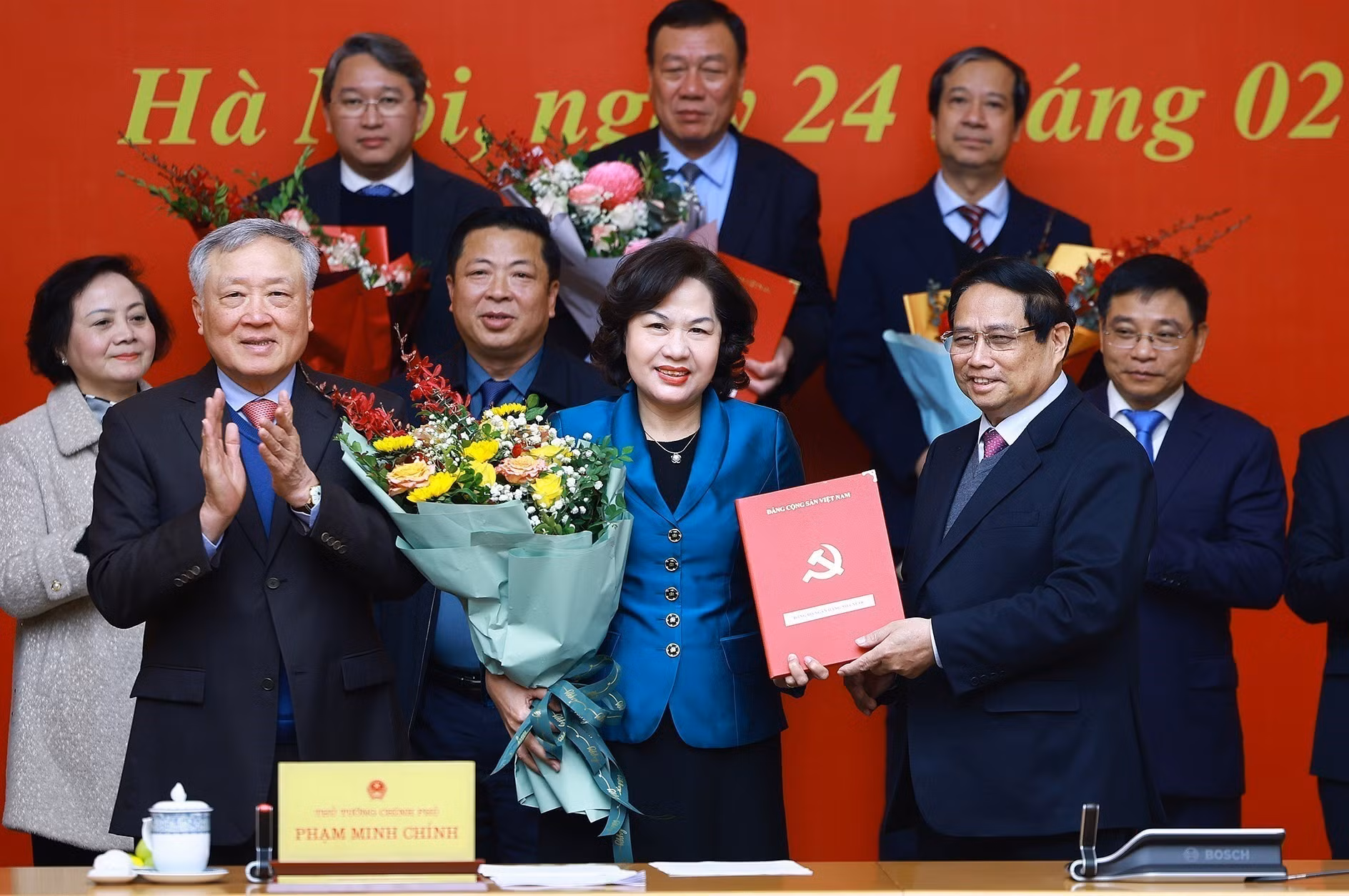potal-thu-tuong-chu-tri-hoi-nghi-cong-bo-quyet-dinh-thanh-lap-cac-dang-bo-truc-thuoc-dang-uy-chinh-phu-7870853.jpg
