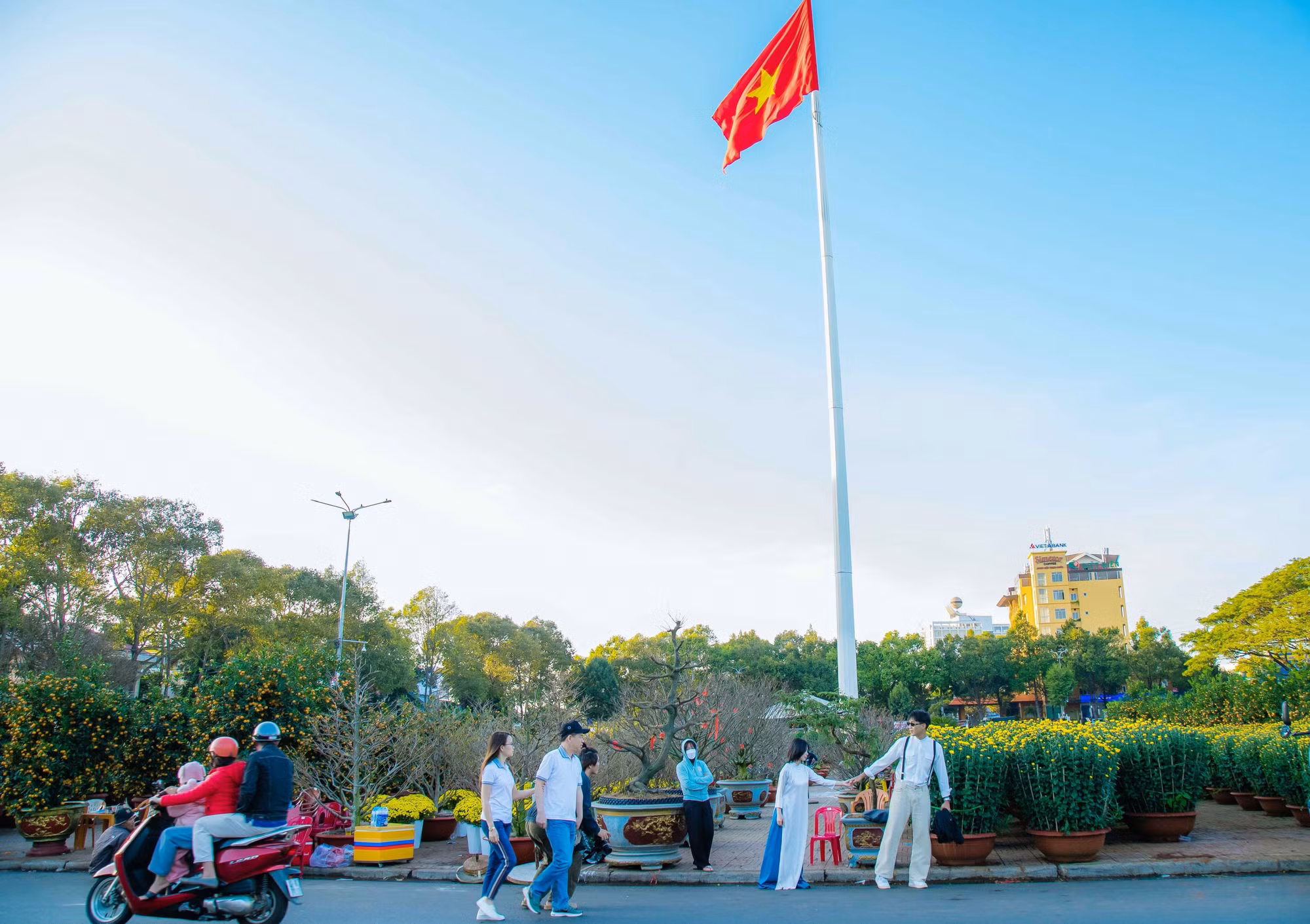 potal-ron-rang-khong-khi-xuan-at-ty-2025-tai-dak-lak-7830118.jpg