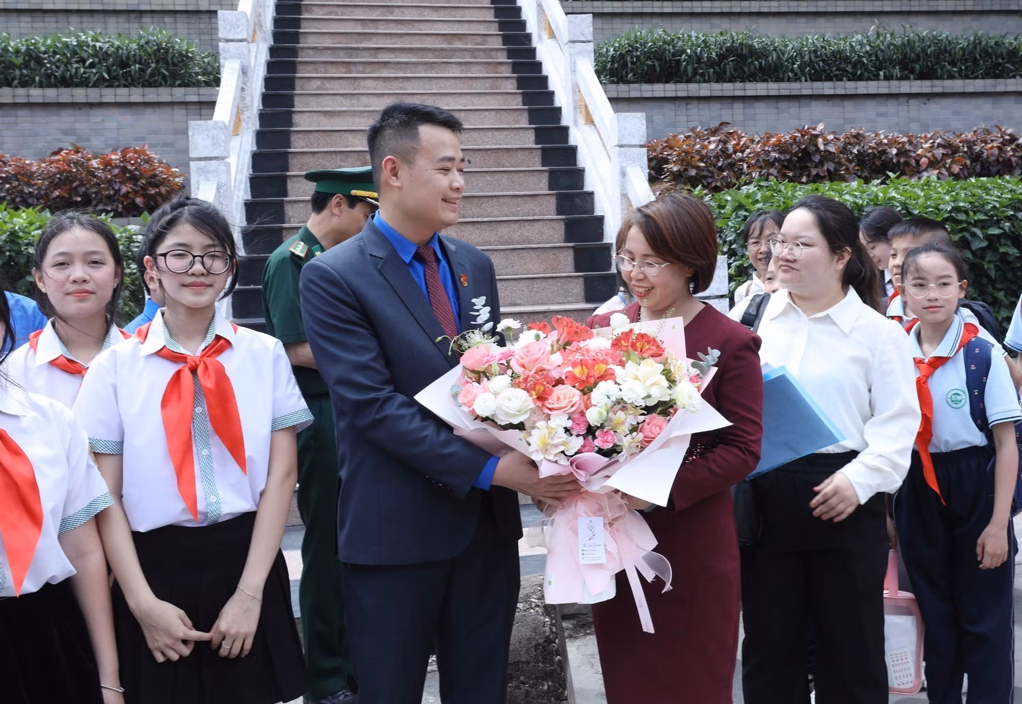 potal-giao-luu-thieu-nhi-lang-son-viet-nam-va-thieu-nhi-thi-bang-tuong-trung-quoc-7975903.jpg