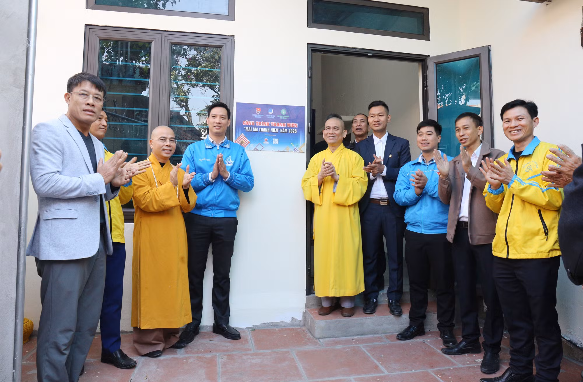 potal-thanh-nien-bac-ninh-chung-tay-xoa-nha-tam-nha-dot-nat-7920879.jpg