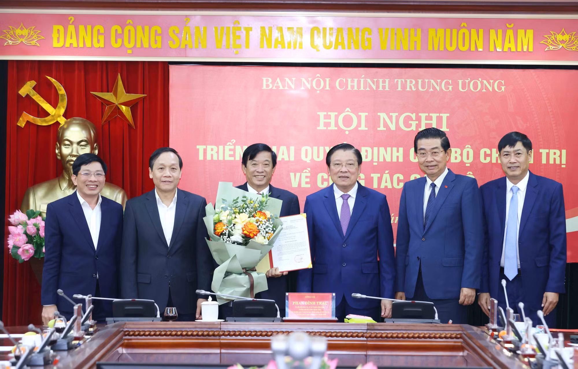 potal-dong-chi-bui-van-nghiem-giu-chuc-pho-truong-ban-noi-chinh-trung-uong-7823978.jpg