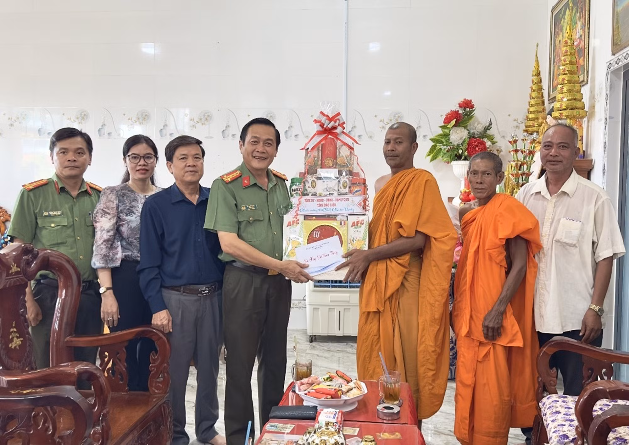 potal-bac-lieu-tham-va-chuc-tet-chol-chnam-thmay-2025-7967237.jpg