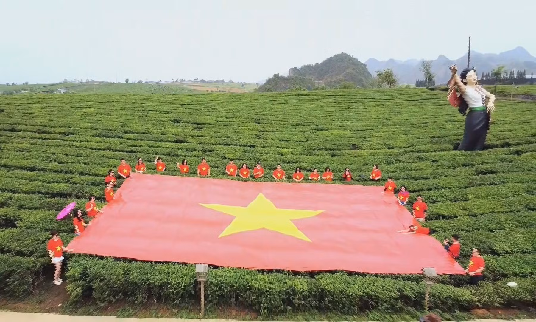 potal-son-la-moc-chau-uoc-don-khoang-52000-luot-du-khach-dip-nghi-le-8012089.jpg