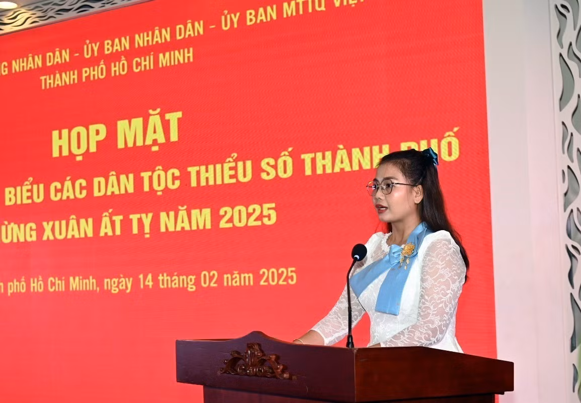 potal-thanh-pho-ho-chi-minh-gap-mat-dong-bao-dan-toc-thieu-so-tieu-bieu-7856548.jpg