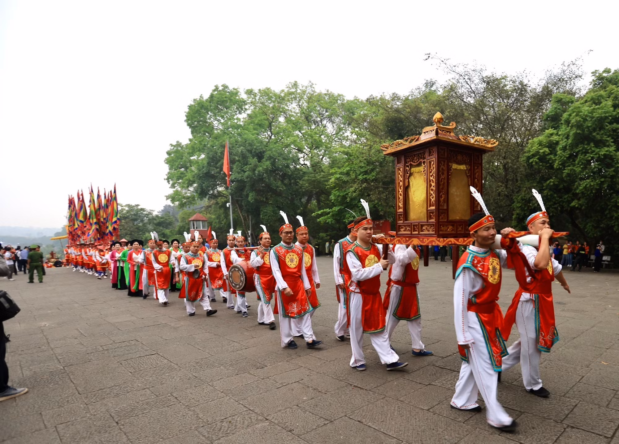 potal-dang-huong-gio-to-hung-vuong-2024-7328497.jpg