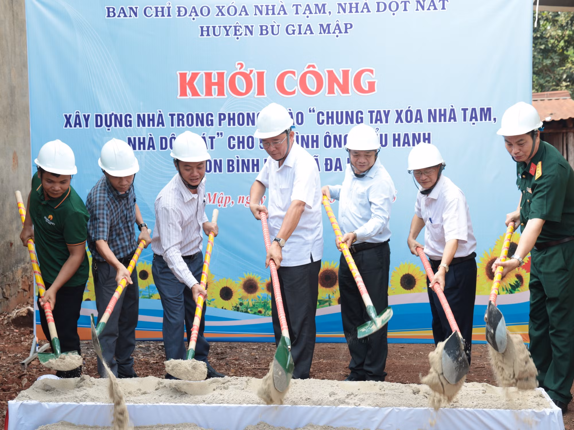 potal-binh-phuoc-khoi-cong-xay-dung-37-can-xoa-nha-tam-dot-nat-tai-vung-bien-gioi-7911021.jpg
