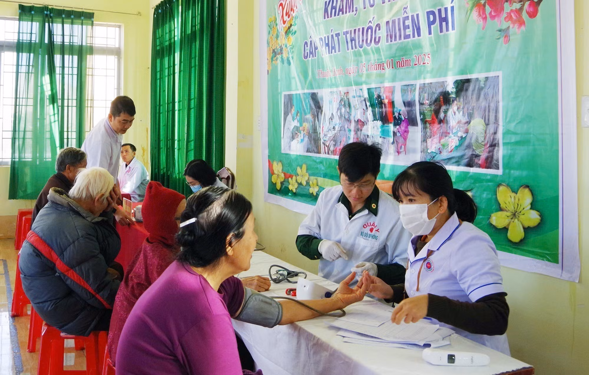 potal-dak-nong-khoi-dong-chuong-trinh-mang-mua-xuan-den-cac-xa-bien-gioi-7791404.jpg