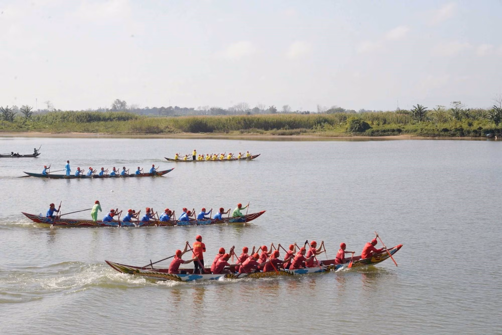 potal-quang-ngai-trao-bang-cong-nhan-le-hoi-dua-thuyen-xa-tinh-long-la-di-san-van-hoa-phi-vat-the-quoc-gia-7835585.jpg