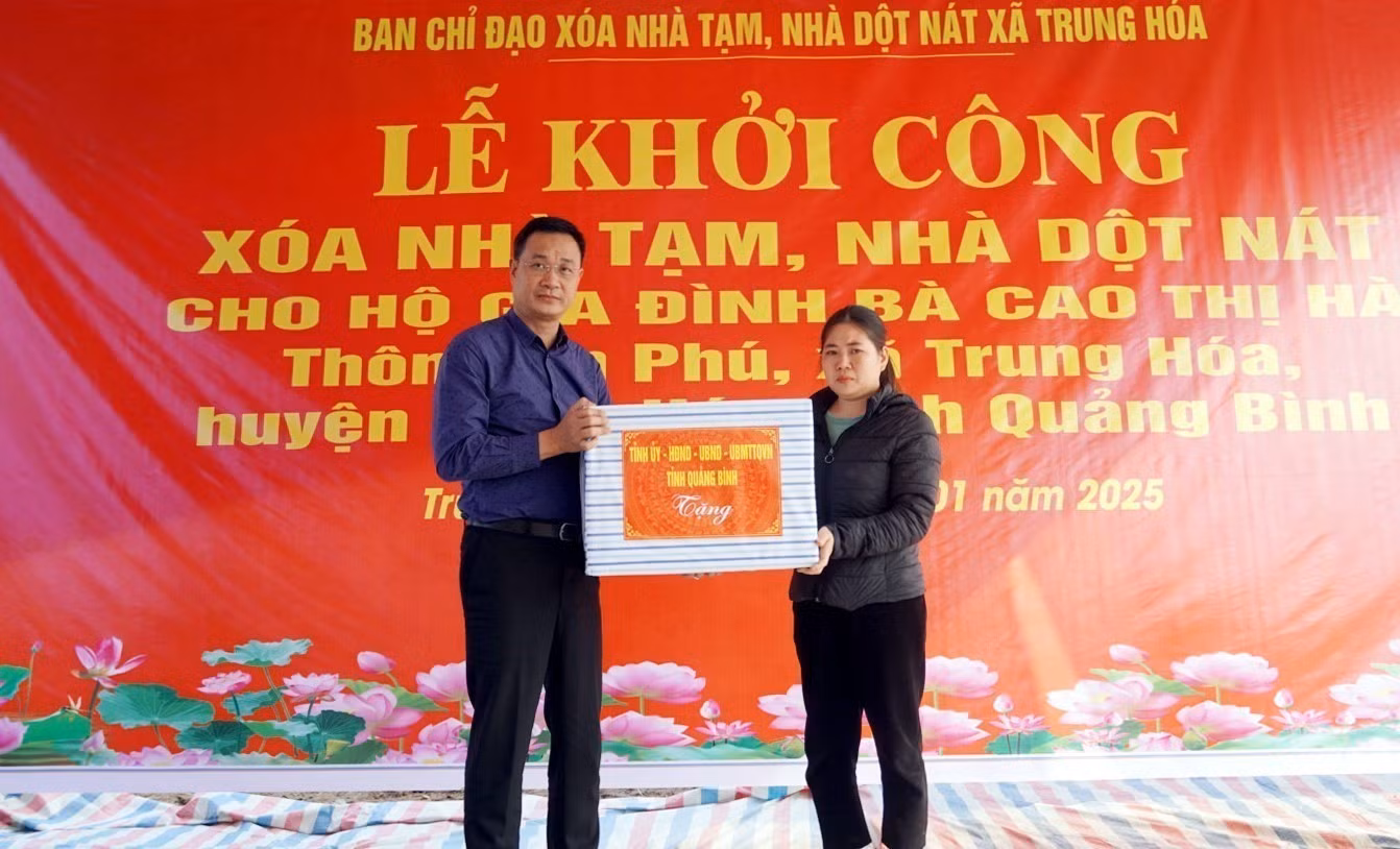 potal-quang-binh-dong-loat-khoi-cong-xoa-nha-tam-nha-dot-nat-7788636.jpg