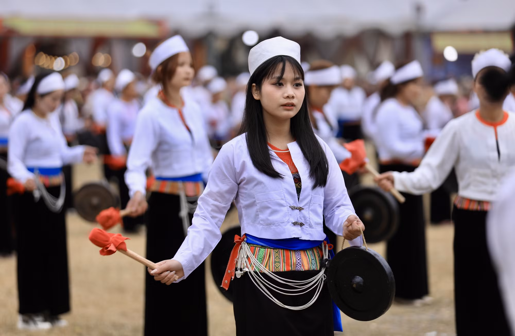 potal-le-hoi-khai-ha-cua-nguoi-muong-o-hoa-binh-7840746.jpg