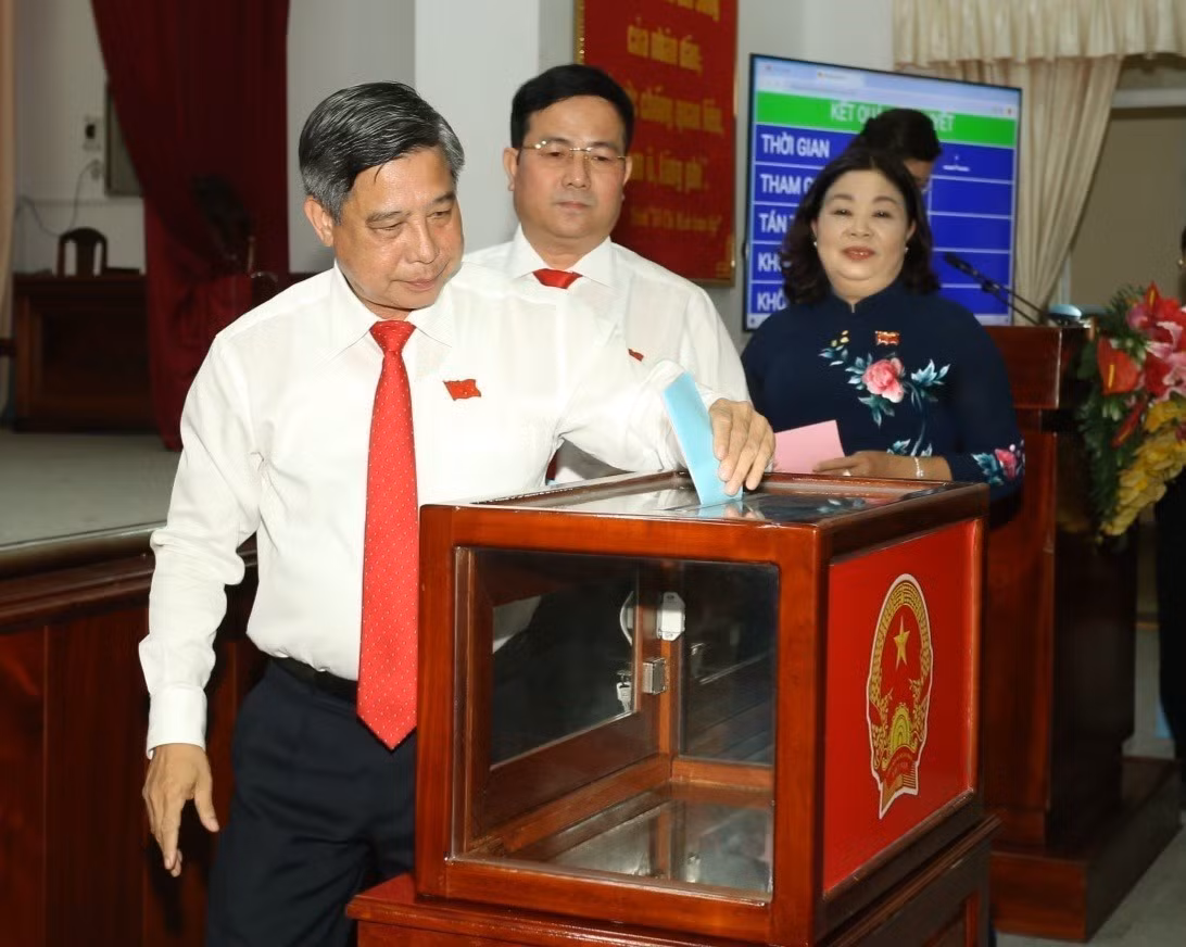 potal-ky-hop-thu-24-hdnd-tinh-hau-giang-khoa-x-7852627.jpg